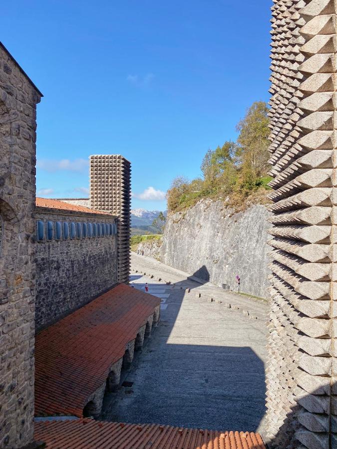 Iraipe Santuario De Arantzazu Hotel Oñate Exterior foto