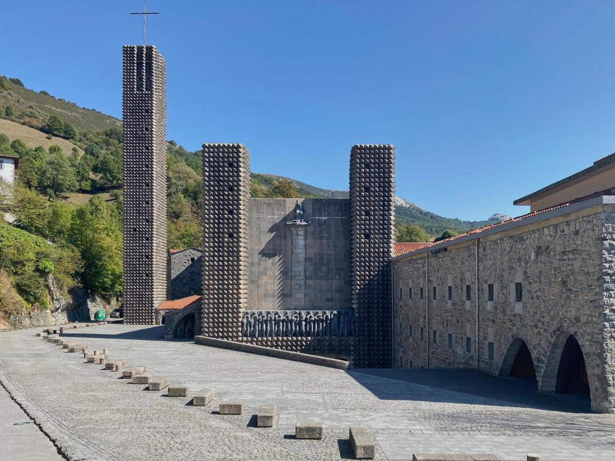 Iraipe Santuario De Arantzazu Hotel Oñate Exterior foto